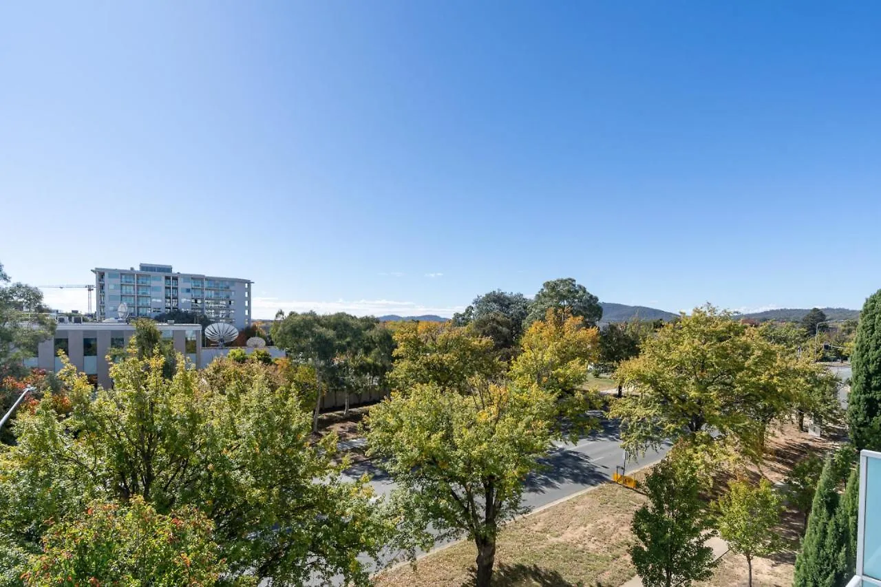 Apartment Spacious And Cosy Apt With Great Views In Braddon Canberra